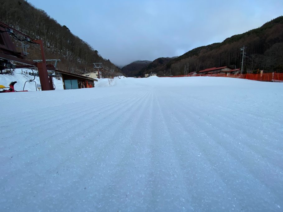 まだまだ雪たっぷり