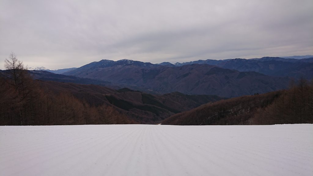 どんより曇り空。