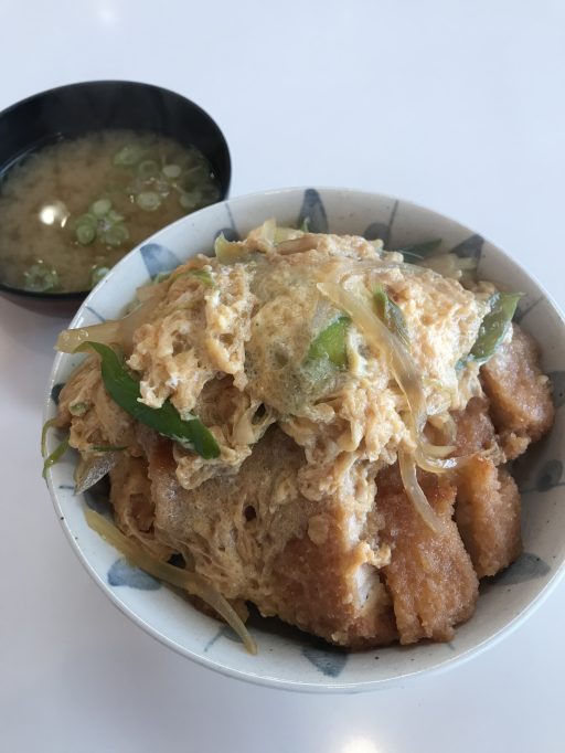 山の家・かつ丼
